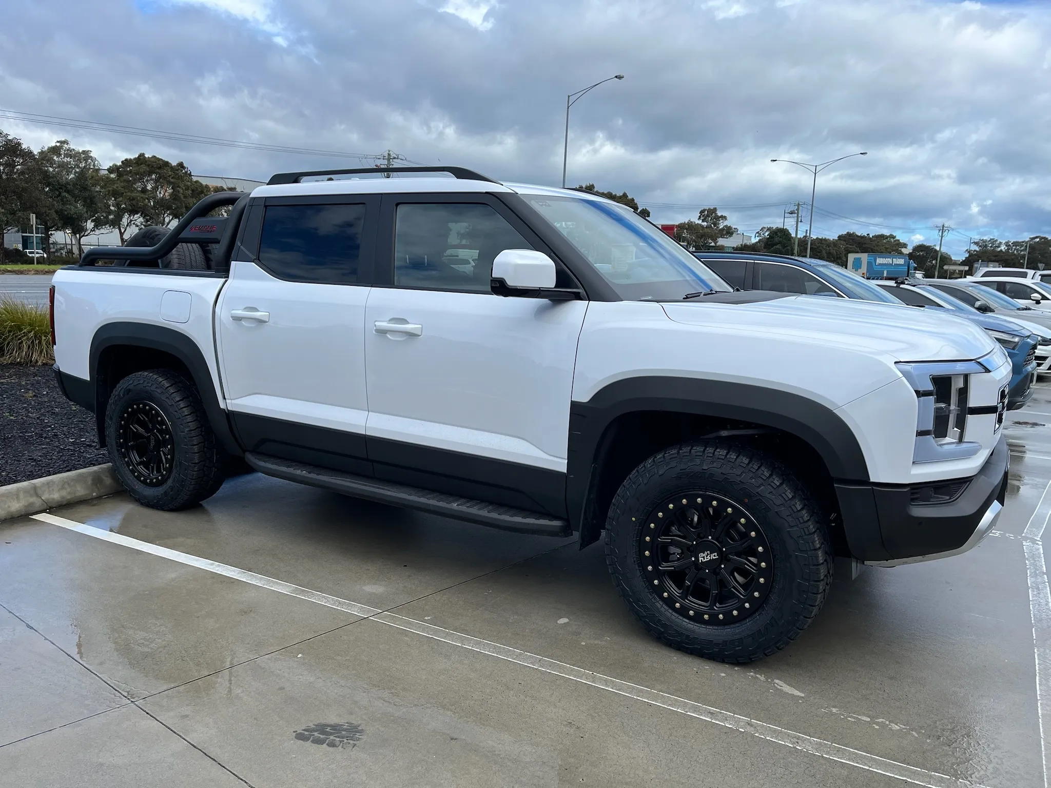 BYD SHARK with DIRTY LIFE WHEELS in 18X9 |  | BYD